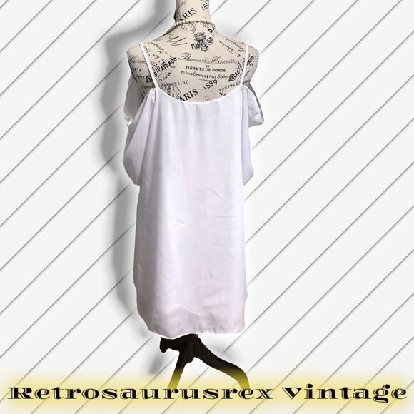 white Dress - Picture 3 of 7